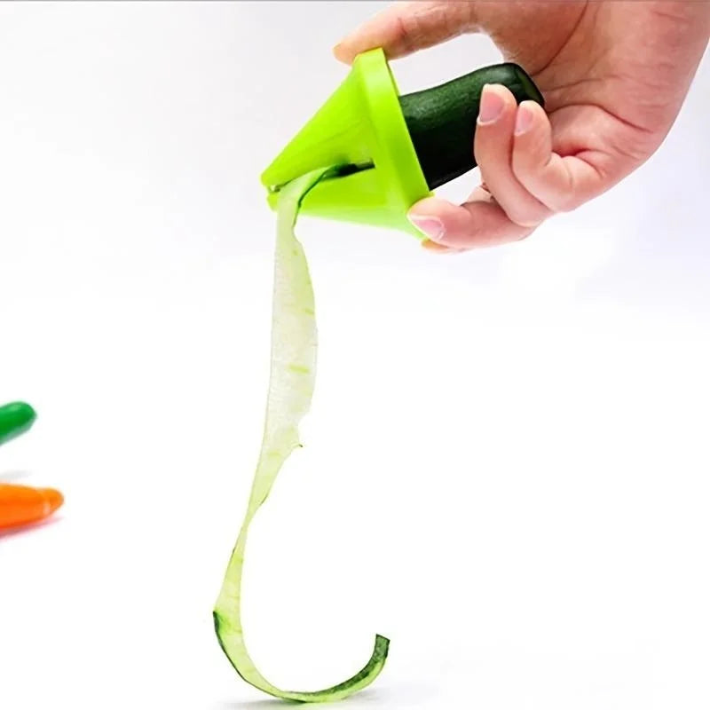Manual Vegetable Spiral Slicer – Handheld Carrot & Cucumber Shredder